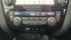 Nissan Qashqai 1.3 DiG-T N-Connecta 5dr Petrol Hatchback